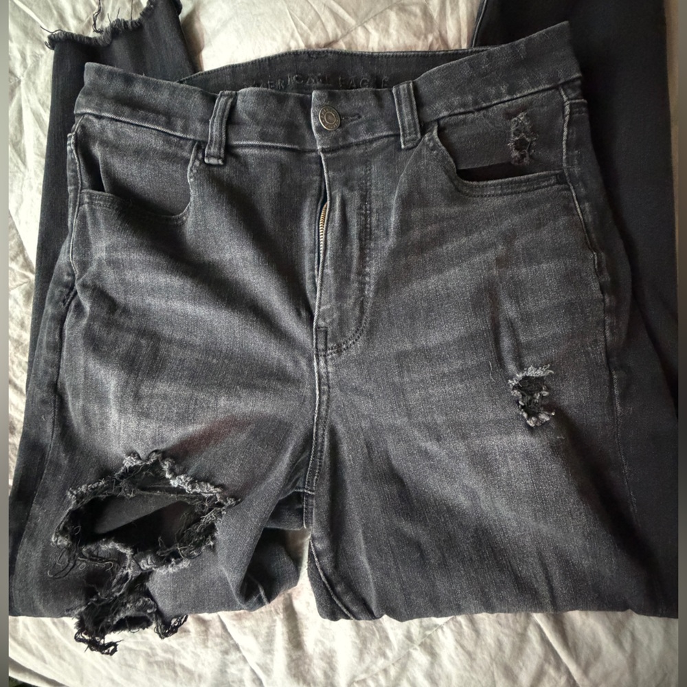 American Eagle Curvy High-Rise Skinny Jeans | Black Distressed | Size 10 - Picture 3 of 8